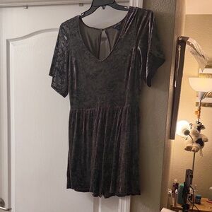 Elegant Velvet Dress in Green